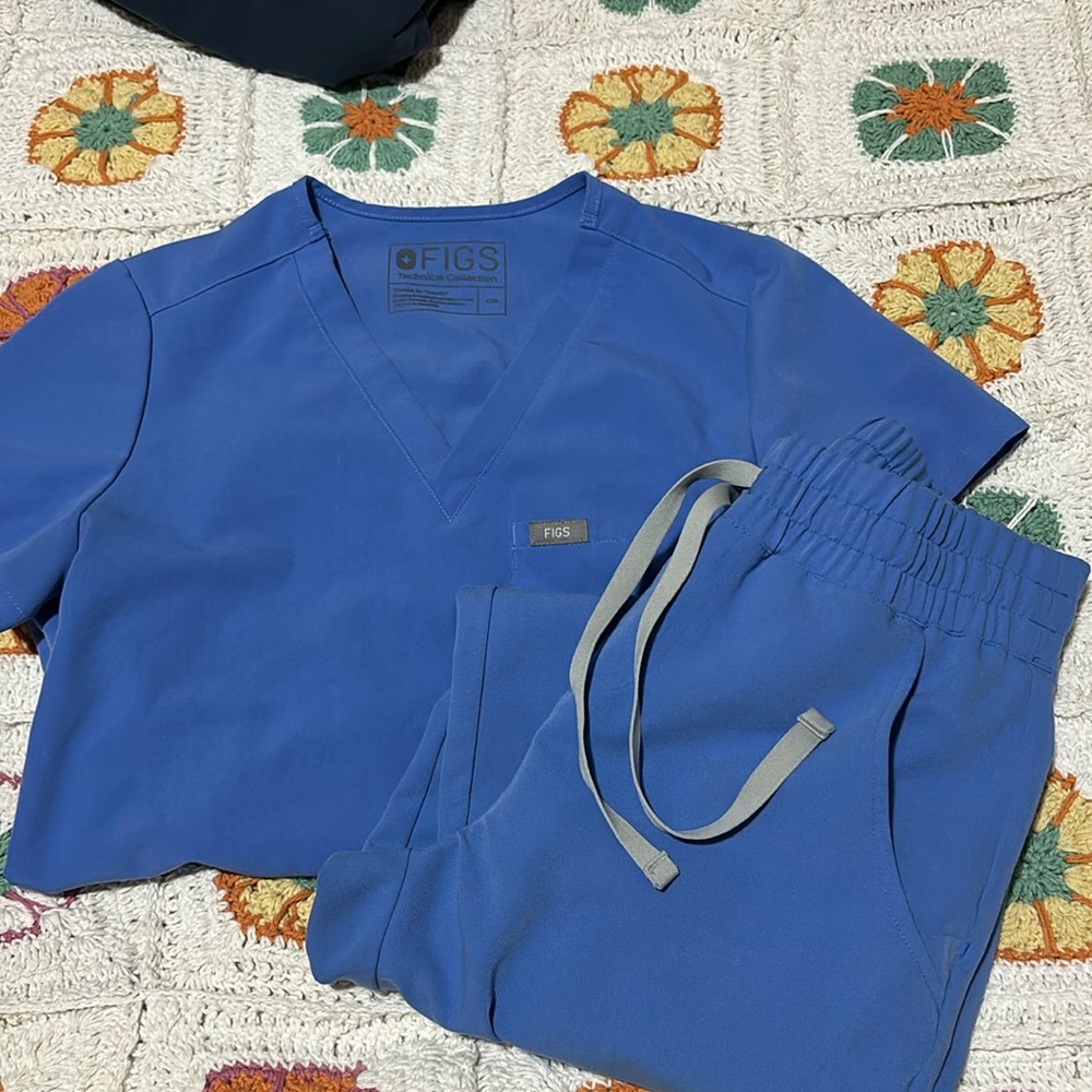 Ceil Blue figs scrub set
